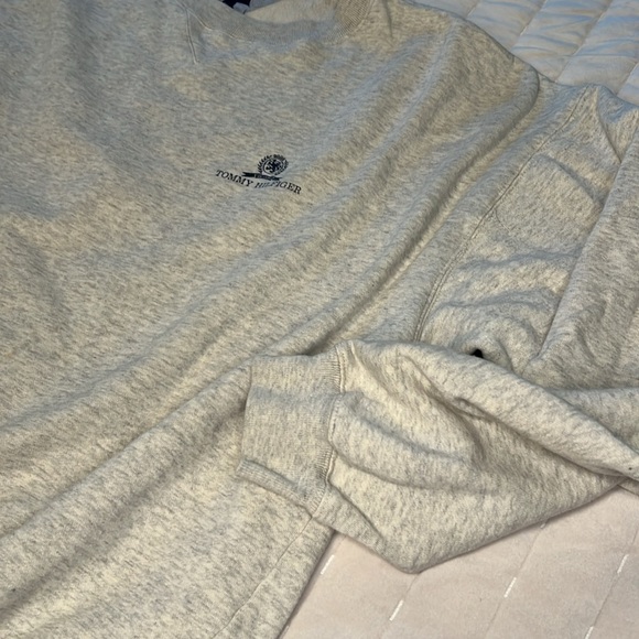 Tommy Hilfiger crewneck sweater - Picture 5 of 9